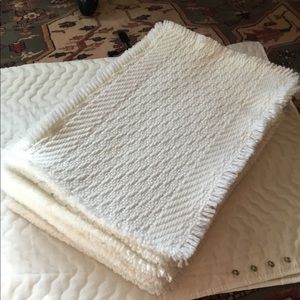 Set of 12 pure white placemats